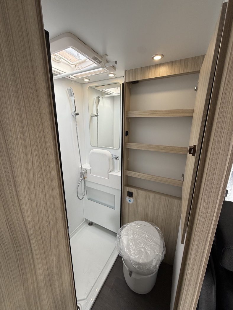 Sun Living Confort A 75 DP BY ADRIA - Arno Caravan - foto 19