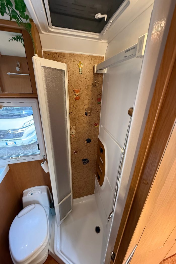 Laika Motorhom Ecovip H 680 - Arno Caravan - foto 14