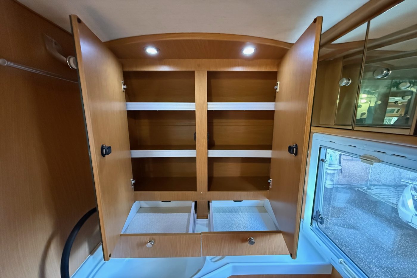 Laika Motorhom Ecovip H 680 - Arno Caravan - foto 16