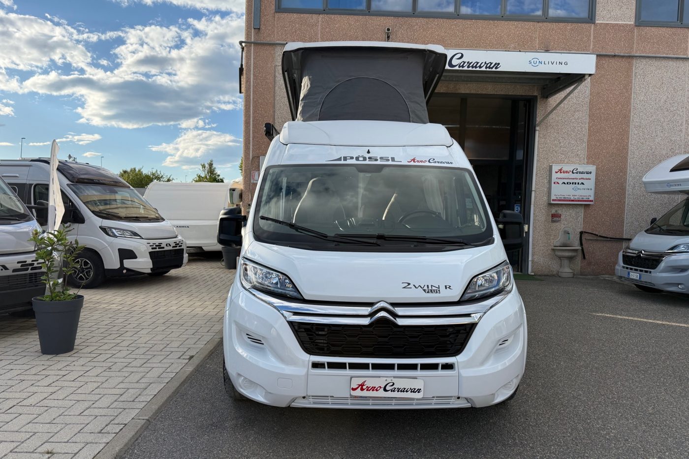 Possl Win 2 R tetto a soffietto - Arno Caravan