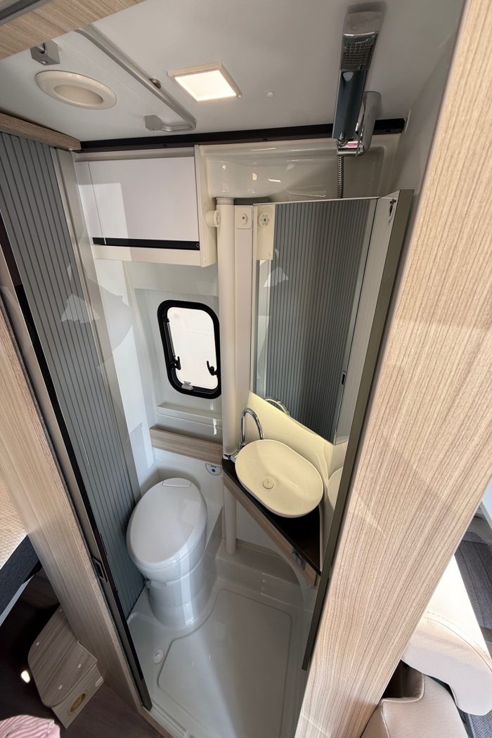 Adria Twin Plus 600 SPB - Arno Caravan - foto 8