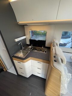 ADRIA SONIC PLUS 700SL 180CV CAMBIO AUTOMATICO - Arno Caravan - foto 14