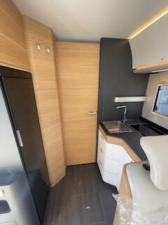 ADRIA SONIC PLUS 700SL 180CV CAMBIO AUTOMATICO - Arno Caravan - foto 31