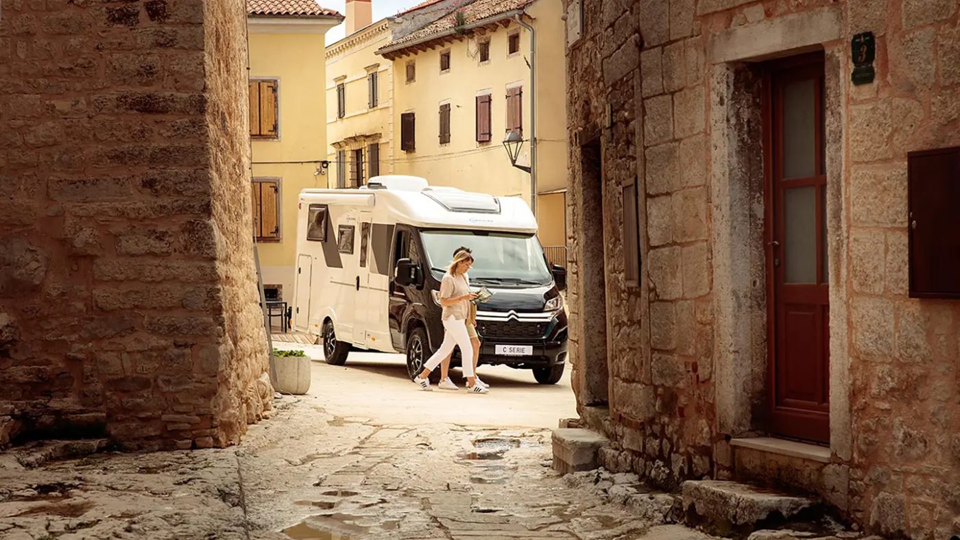 Scopri il nostro catalogo Sun Living disponibile da 3C