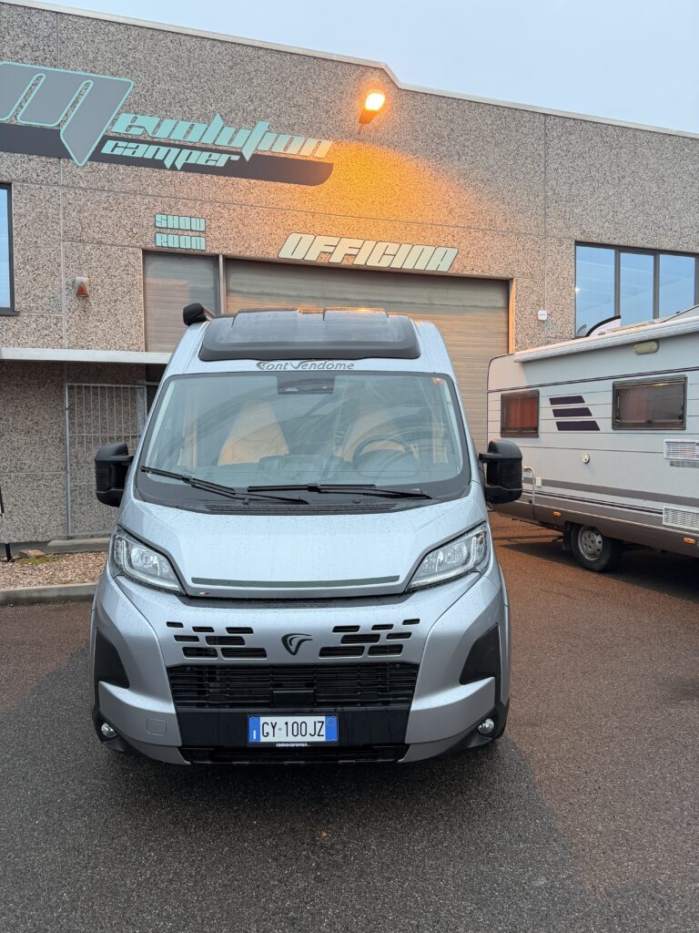 VAN FONT VENDOME CON DOPPIO LETTO MATRIMONIALE