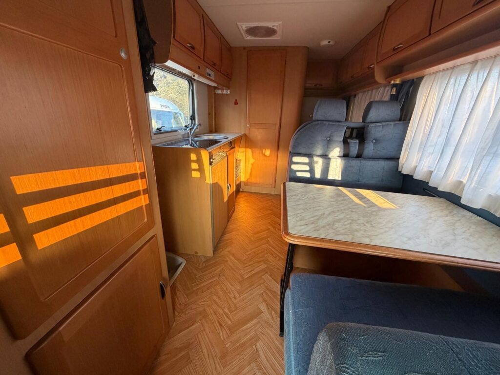 CAMPER MANSARDATO MC LOUIS 431 CON DOPPIA DINETTE - foto 5