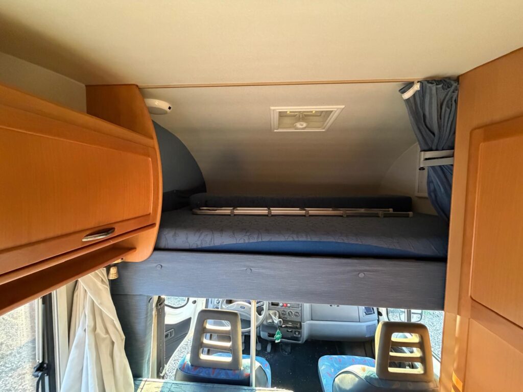 CAMPER MANSARDATO MC LOUIS 431 CON DOPPIA DINETTE - foto 8