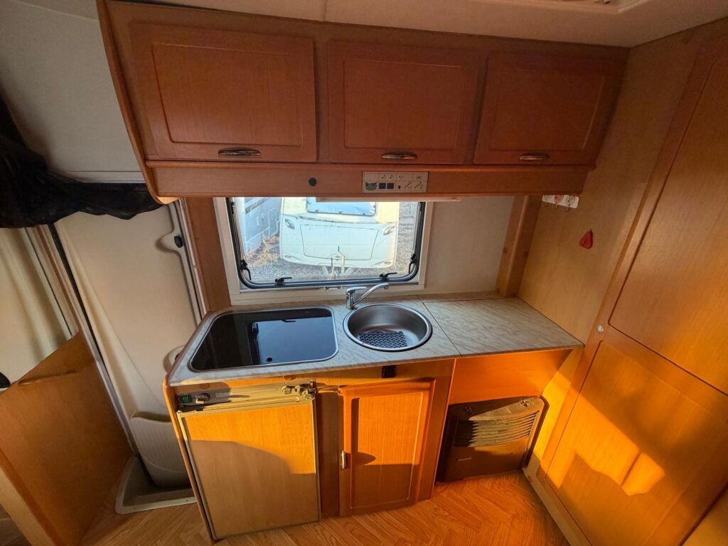CAMPER MANSARDATO MC LOUIS 431 CON DOPPIA DINETTE - foto 11