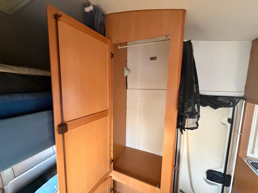 CAMPER MANSARDATO MC LOUIS 431 CON DOPPIA DINETTE - foto 12