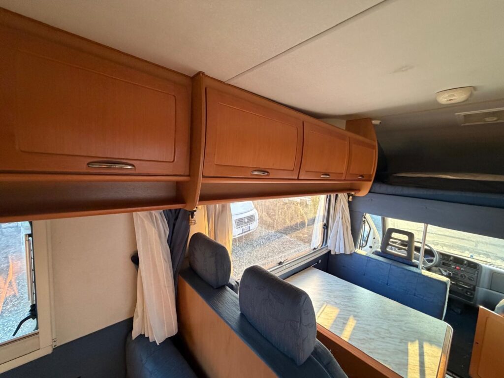 CAMPER MANSARDATO MC LOUIS 431 CON DOPPIA DINETTE - foto 16