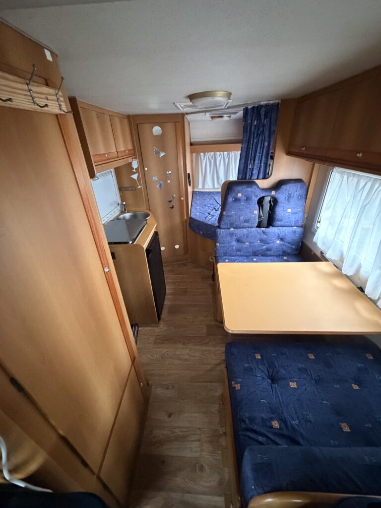 CAMPER SEMINTEGRALE MILLER CON LETTO ALLA FRANCESE - foto 7