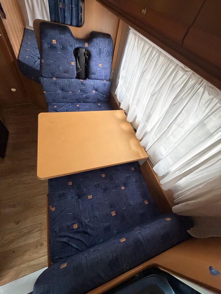 CAMPER SEMINTEGRALE MILLER CON LETTO ALLA FRANCESE - foto 8