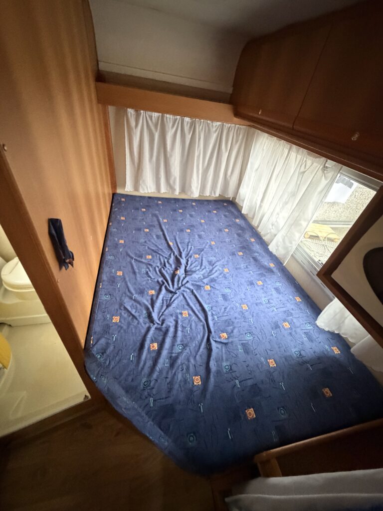 CAMPER SEMINTEGRALE MILLER CON LETTO ALLA FRANCESE - foto 14