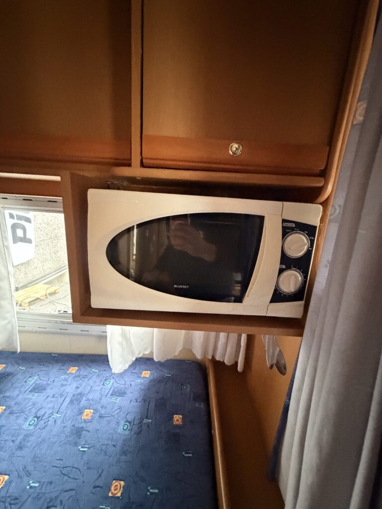 CAMPER SEMINTEGRALE MILLER CON LETTO ALLA FRANCESE - foto 15