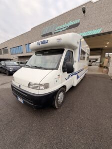 CAMPER SEMINTEGRALE MILLER CON LETTO ALLA FRANCESE - foto 16