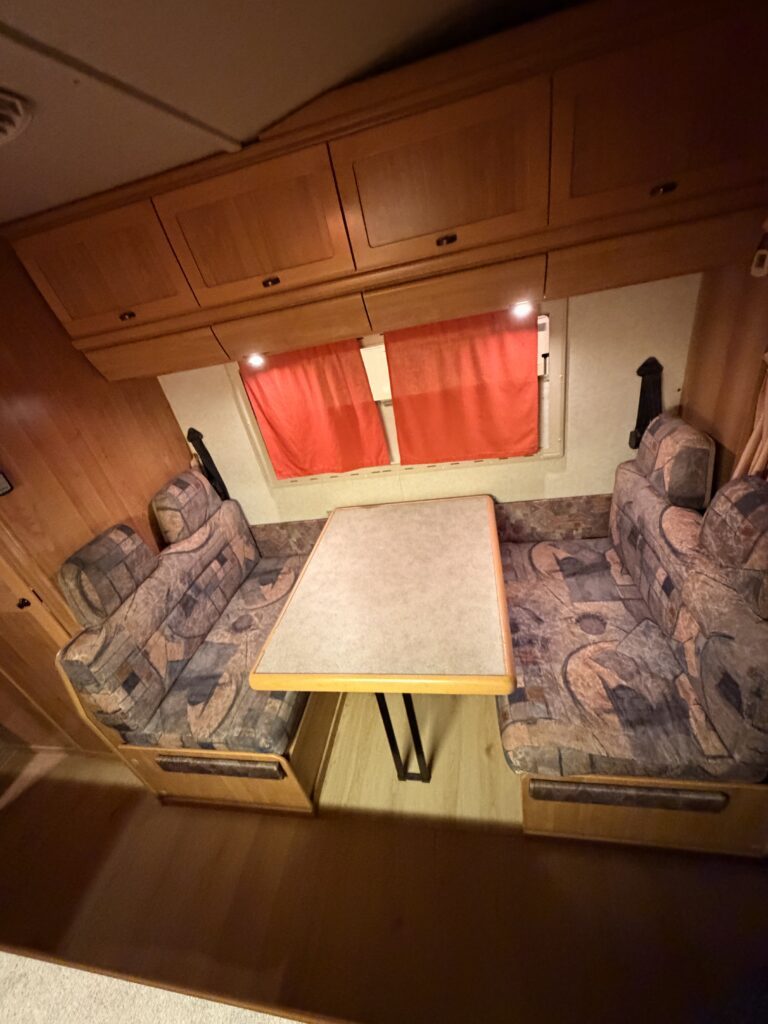 CAMPER MANSARDATO HYMER CON DOPPIA DINETTE - foto 7