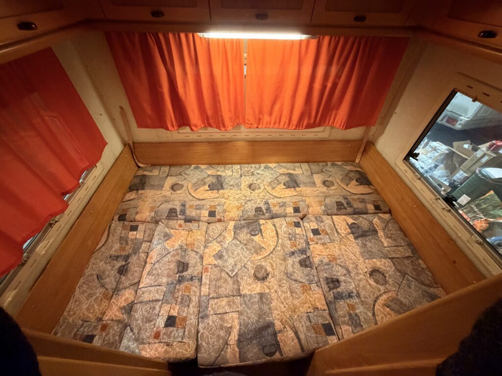 CAMPER MANSARDATO HYMER CON DOPPIA DINETTE - foto 10