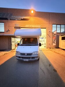 CAMPER MANSARDATO HYMER CON DOPPIA DINETTE - foto 14