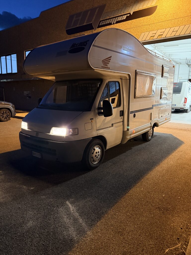 MANSARDATO MCLOUIS 430 CON LETTO A CASTELLO