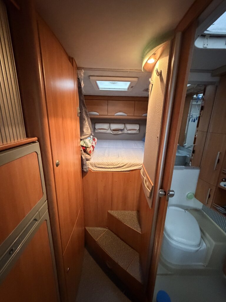 MOTORHOME HYMER B614 CON LETTO TRASVERSALE - foto 5