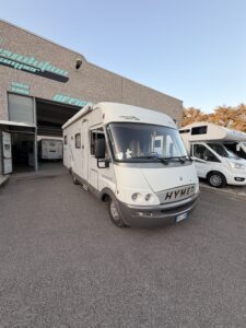 MOTORHOME HYMER B614 CON LETTO TRASVERSALE - foto 11