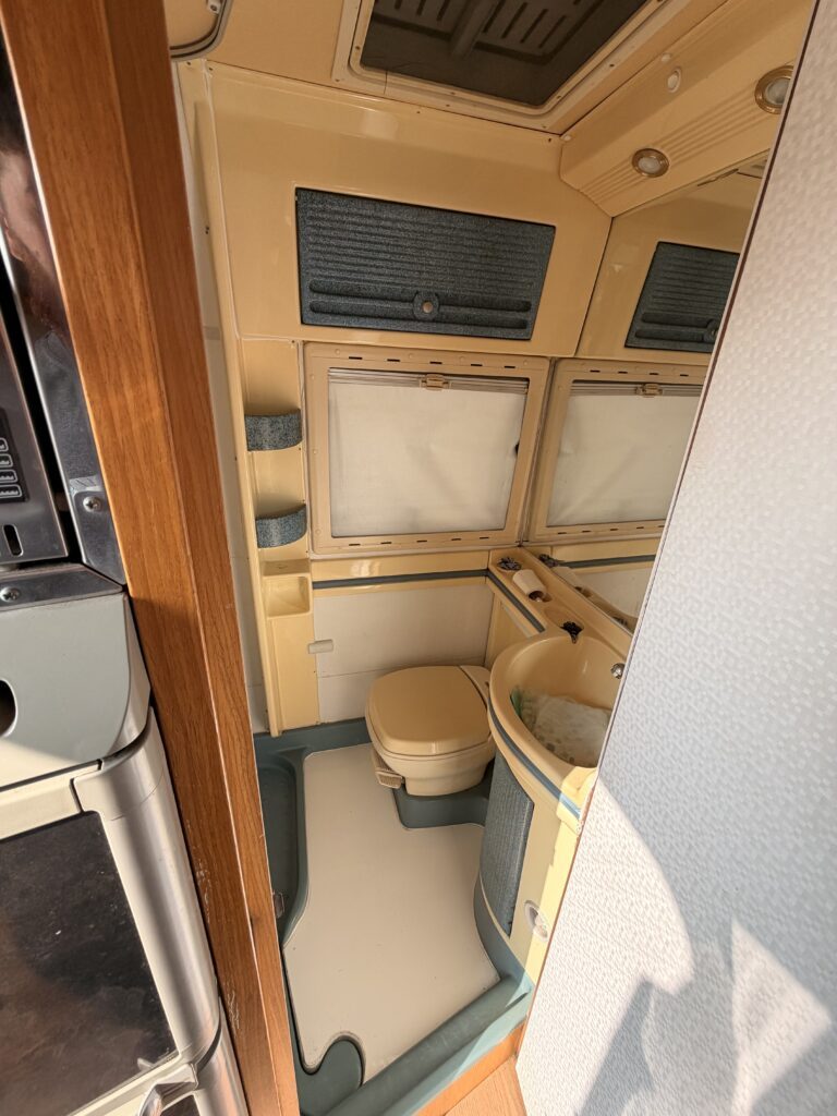 CAMPER MANSARDATO LAIKA ECOVIP 2.1 CON LETTO A CASTELLO - foto 5