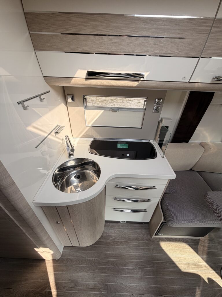 MOTORHOME MOBILVETTA K-YACHT 86 TEKNOLINE CON LETTI GEMELLI - foto 9