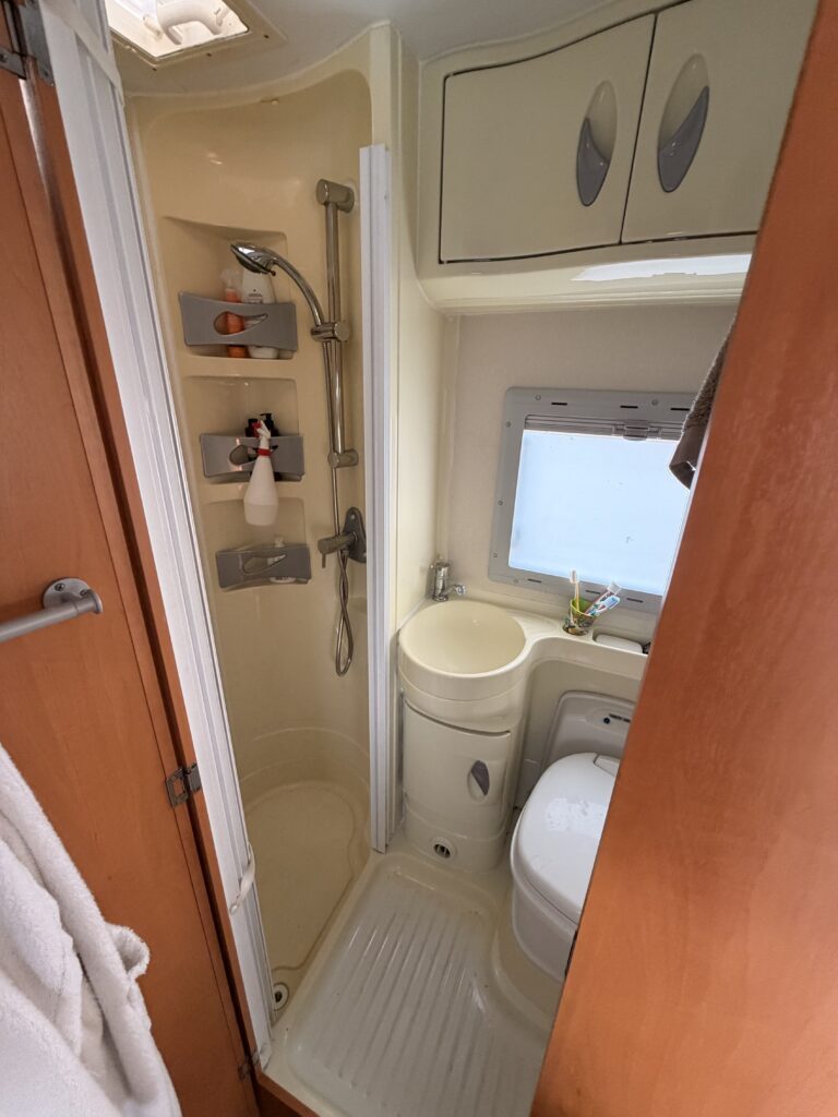 CARAVAN INTERNATIONAL RIVIERA GT - foto 9