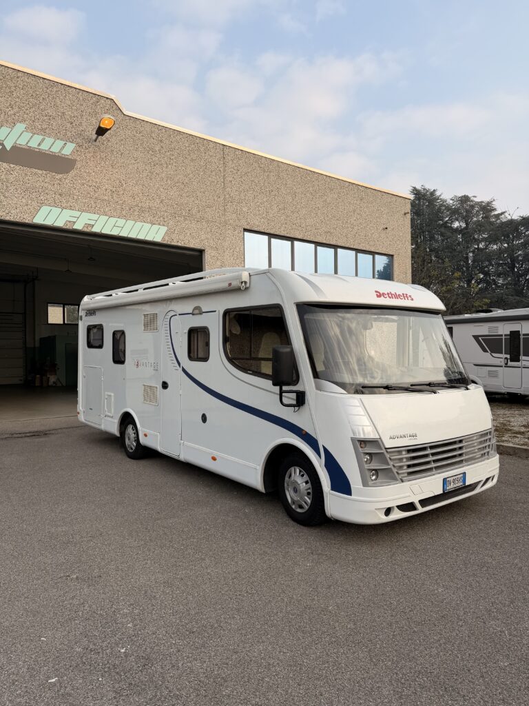 DETHLEFFS I 6571 ADAVANCE INTEGRAL CON LETTO TRASVERSALE - foto 3