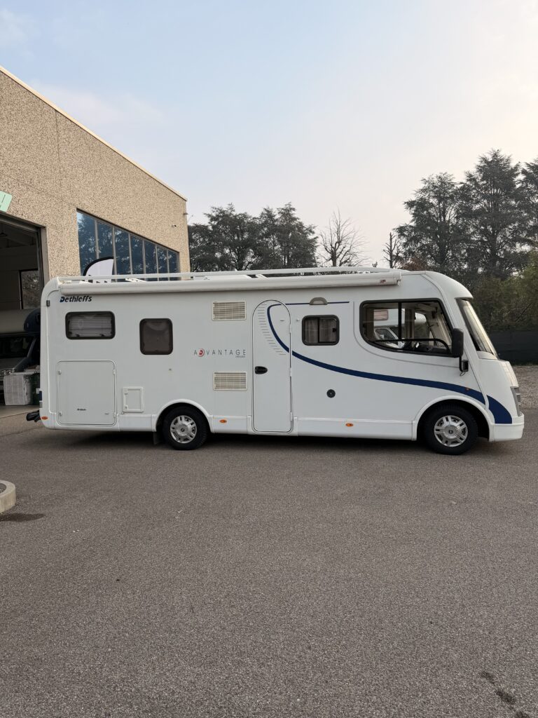 DETHLEFFS I 6571 ADAVANCE INTEGRAL CON LETTO TRASVERSALE - foto 4
