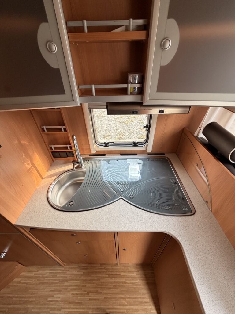 DETHLEFFS I 6571 ADAVANCE INTEGRAL CON LETTO TRASVERSALE - foto 10