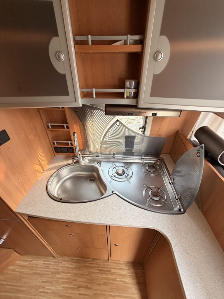 DETHLEFFS I 6571 ADAVANCE INTEGRAL CON LETTO TRASVERSALE - foto 11