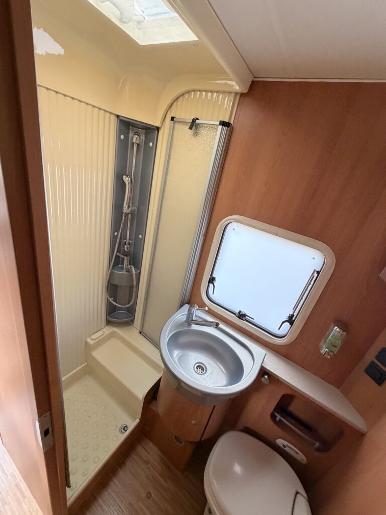 DETHLEFFS I 6571 ADAVANCE INTEGRAL CON LETTO TRASVERSALE - foto 14