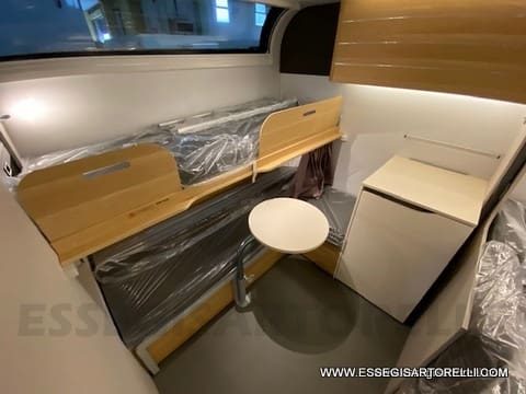 ADRIA ADORA 613 PK UNIPROPRIETARIO 7 POSTI VETRORESINA 1.750 KG 2024 - foto 9