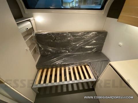 ADRIA ADORA 613 PK UNIPROPRIETARIO 7 POSTI VETRORESINA 1.750 KG 2024 - foto 18