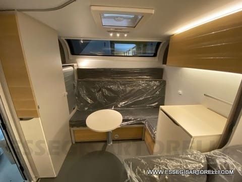ADRIA ADORA 613 PK UNIPROPRIETARIO 7 POSTI VETRORESINA 1.750 KG 2024 - foto 20
