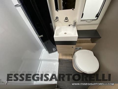 CHAUSSON TITANIUM 644 AUTOMATICO BASCULANTE E GARAGE 5 POSTI OMOLOGATI 12/2020 - foto 6