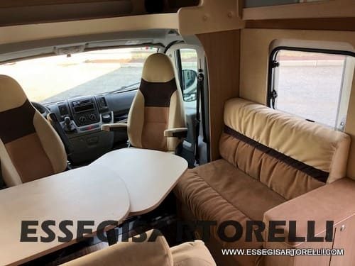 BURSTNER IXEO 666 SEMINTEGRALE BASCULANTE 2009 674 cm DOPPIO CLIMA