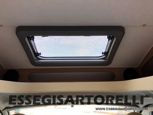 BURSTNER IXEO 666 SEMINTEGRALE BASCULANTE 2009 674 cm DOPPIO CLIMA - foto 6