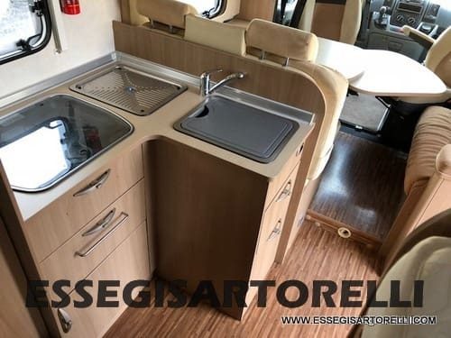 BURSTNER IXEO 666 SEMINTEGRALE BASCULANTE 2009 674 cm DOPPIO CLIMA - foto 7