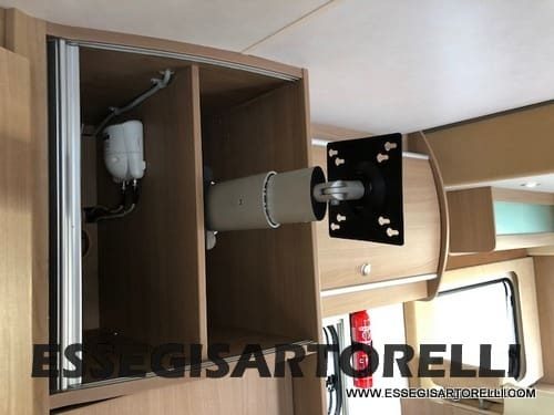 BURSTNER IXEO 666 SEMINTEGRALE BASCULANTE 2009 674 cm DOPPIO CLIMA - foto 9