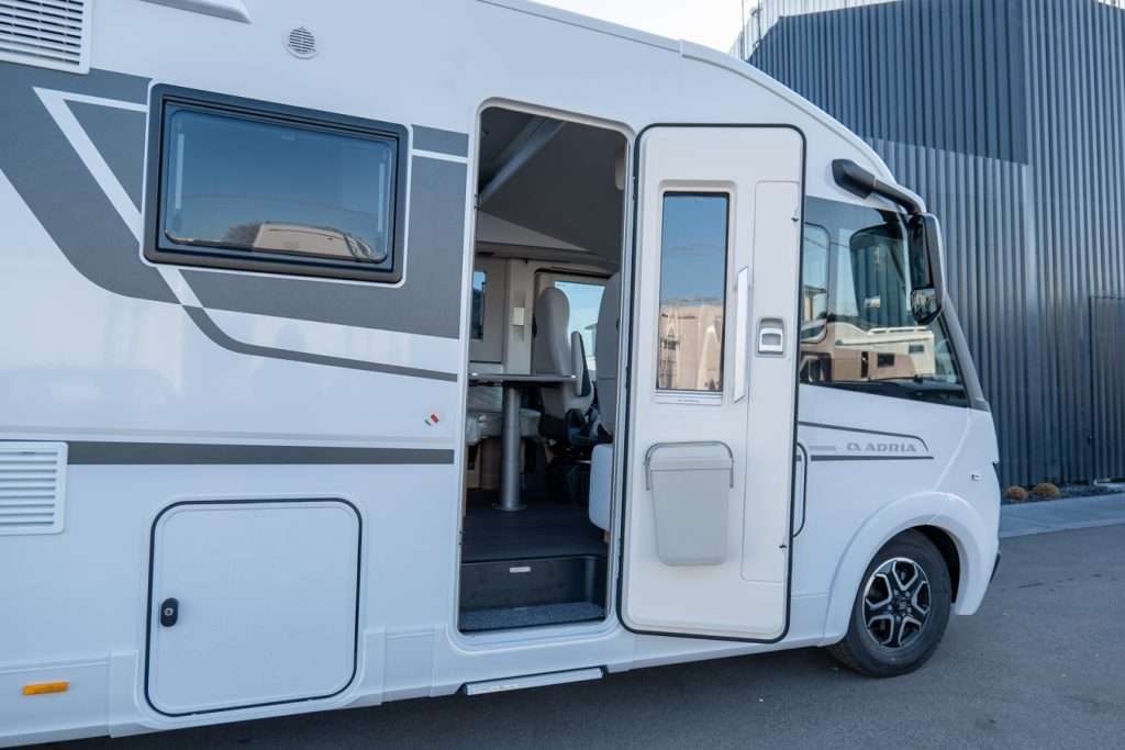 Adria Sonic 600 Sl *Patente B 4 Posti Omol.* - Frattin Camper&Caravan - foto 4