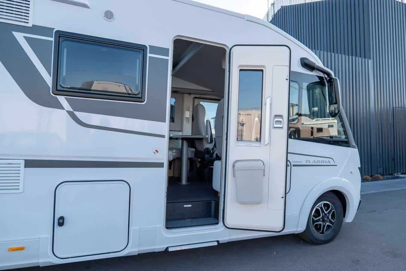 Adria Sonic 600 Sl *Patente B 4 Posti Omol.* - Frattin Camper&Caravan - foto 9