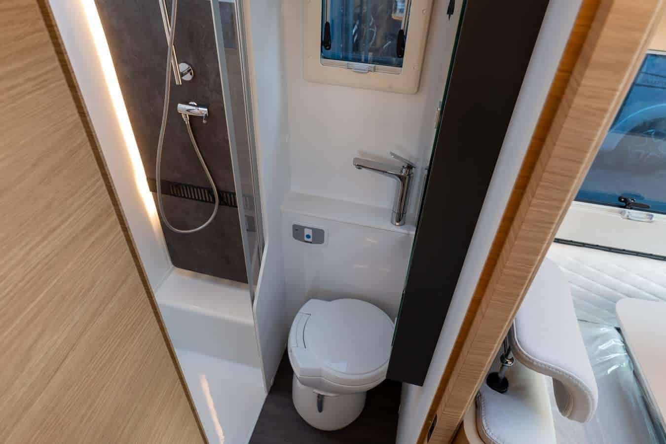 Adria Sonic 600 Sl *Patente B 4 Posti Omol.* - Frattin Camper&Caravan - foto 32