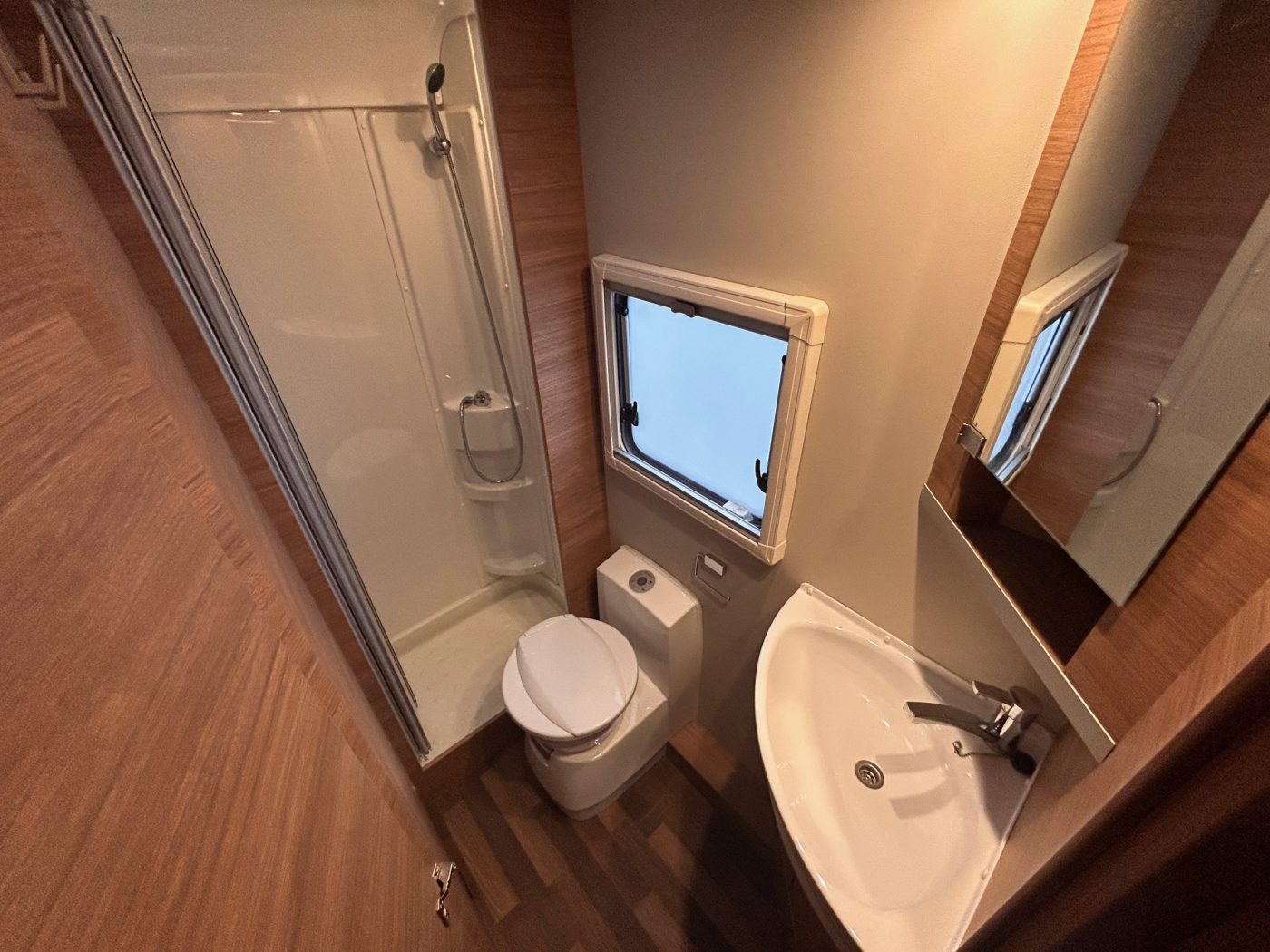 WEINSBERG CARACORE 650 MF - Lucchetta Camper - foto 9