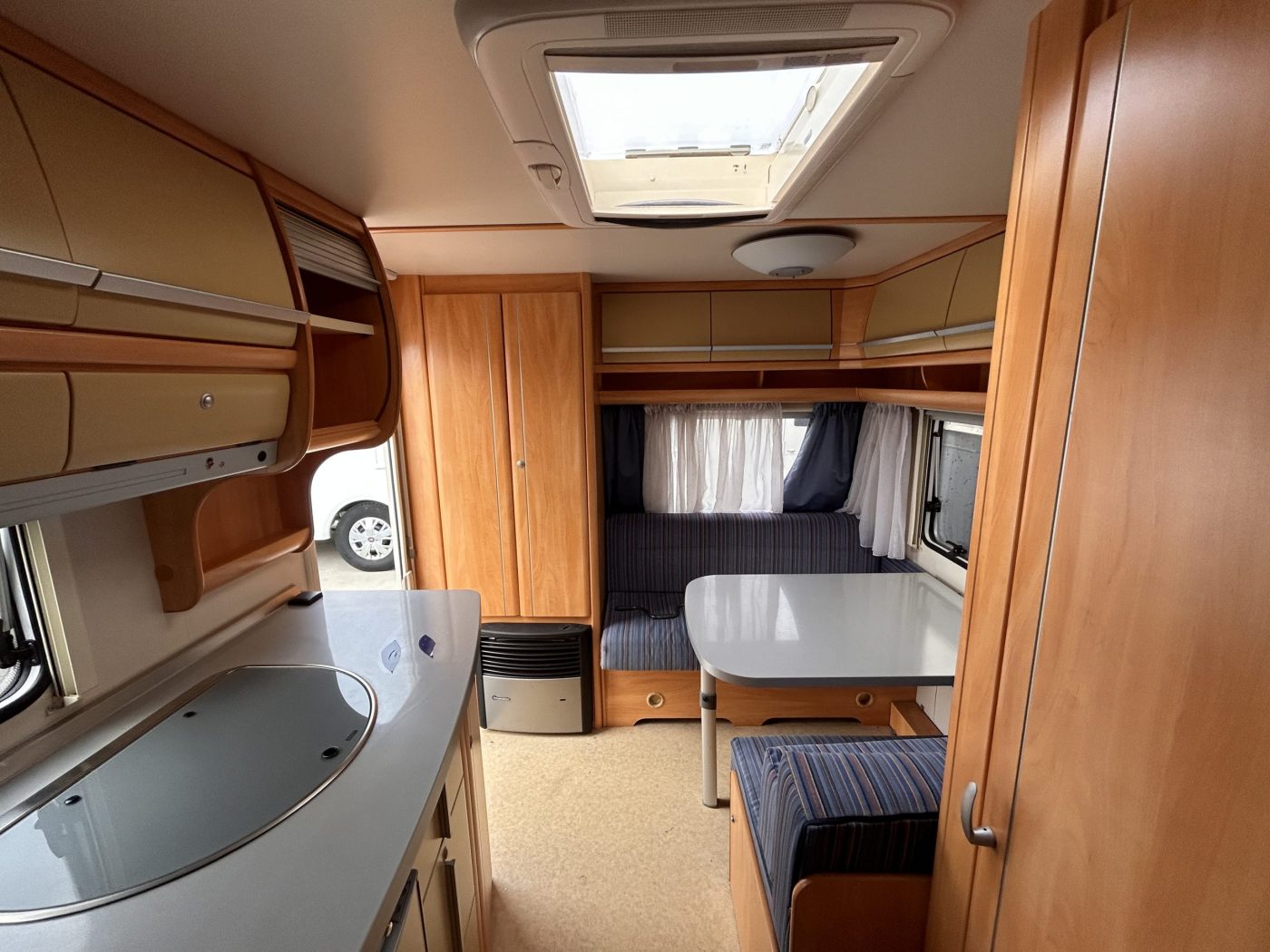 FENDT SAPHIR BIANCO 450 - Lucchetta Camper - foto 6