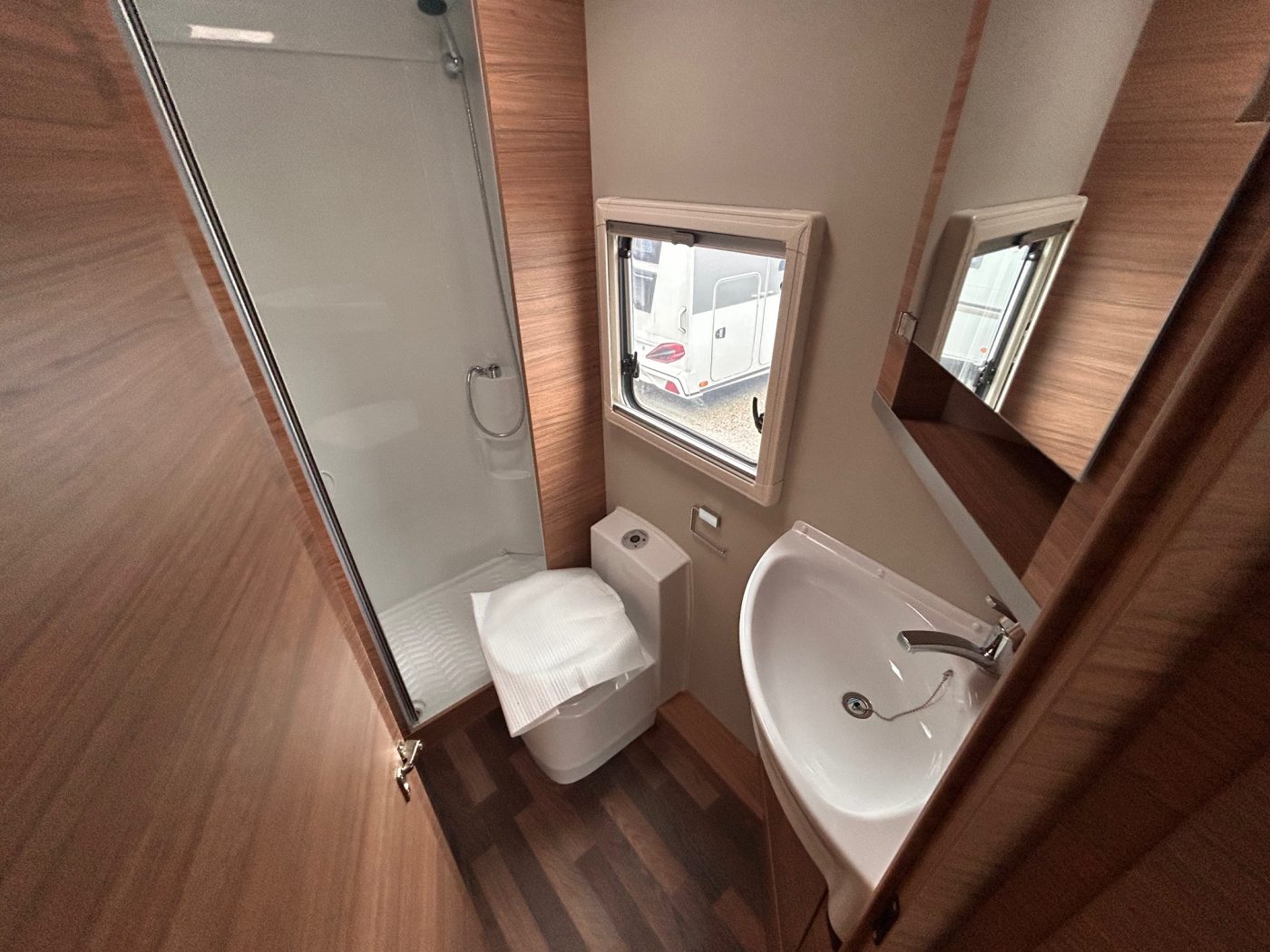 WEINSBERG CARACORE 650 MF - Lucchetta Camper - foto 7