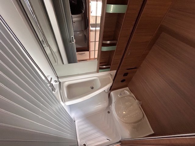 KNAUS VAN WAVE 640 MEG VANSATION - Lucchetta Camper - foto 9