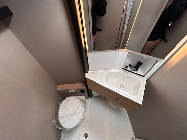 BÜRSTNER CAMPEO TD T/IT 690 G - Lucchetta Camper - foto 8