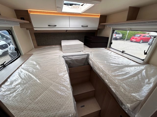 BÜRSTNER LYSEO TIME T SKYLINE T/IT 690 - Lucchetta Camper - foto 7